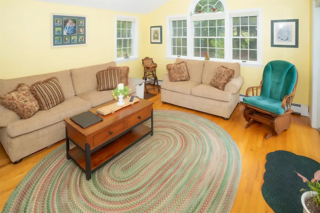12 Apache Street Dover NH 03820-6206