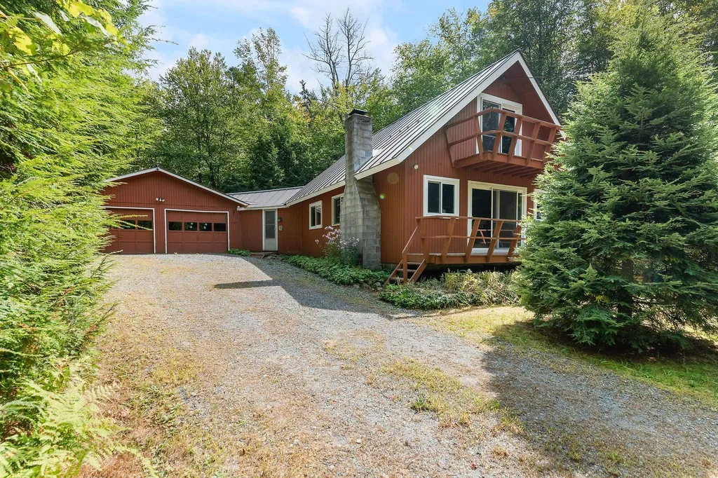 139 Camp Sunapee Road New London NH 03257