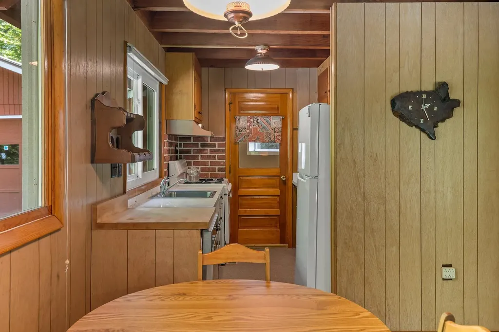 139 Camp Sunapee Road New London NH 03257
