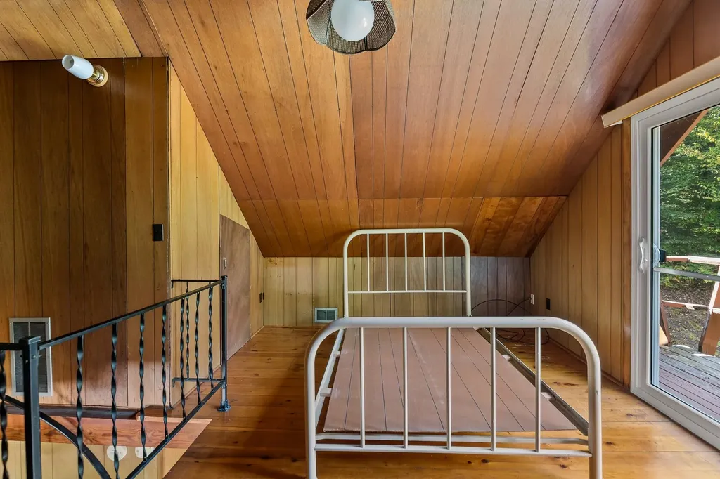 139 Camp Sunapee Road New London NH 03257