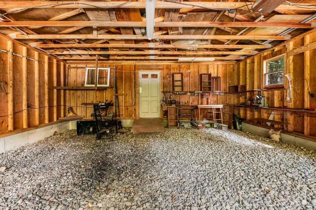 139 Camp Sunapee Road New London NH 03257