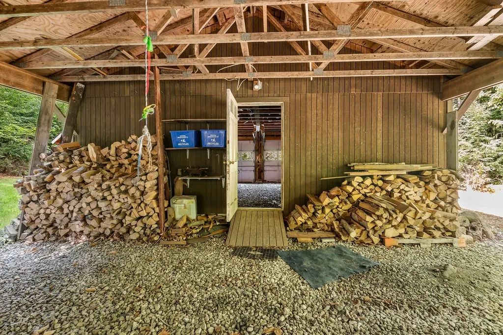 139 Camp Sunapee Road New London NH 03257