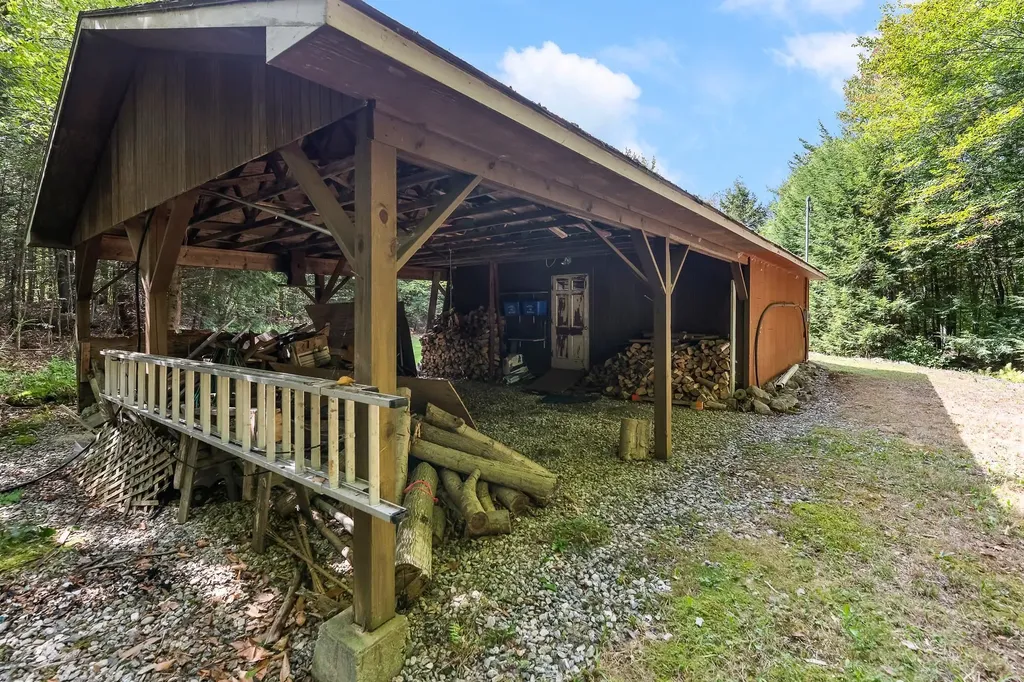 139 Camp Sunapee Road New London NH 03257