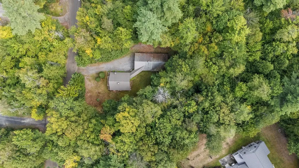 139 Camp Sunapee Road New London NH 03257