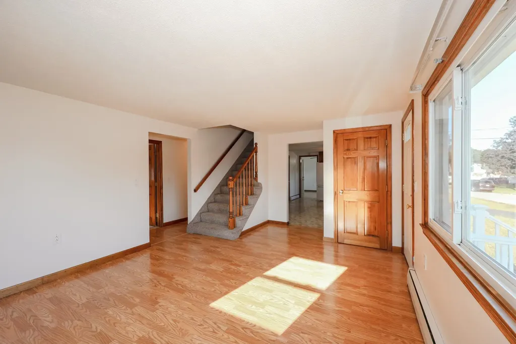 20 B Street Hudson NH 03051