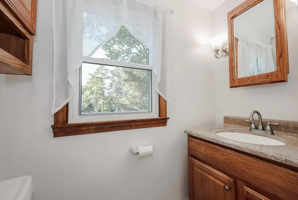 20 B Street Hudson NH 03051