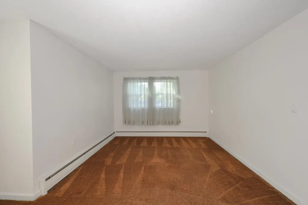 20 B Street Hudson NH 03051