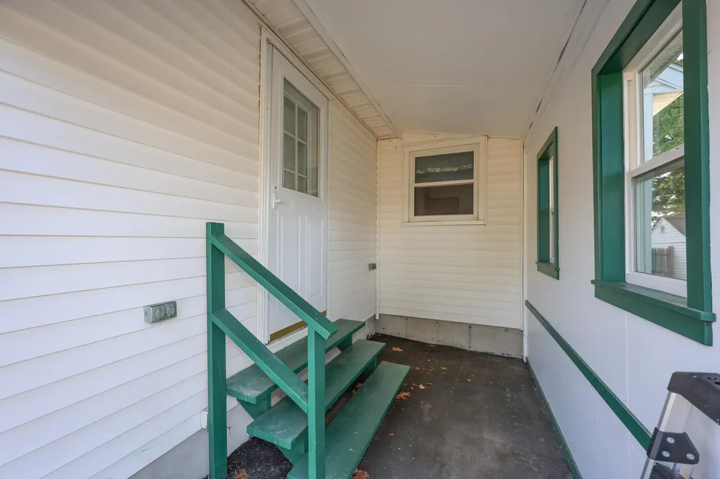 20 B Street Hudson NH 03051