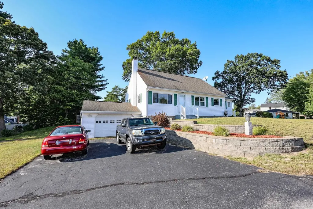 20 B Street Hudson NH 03051