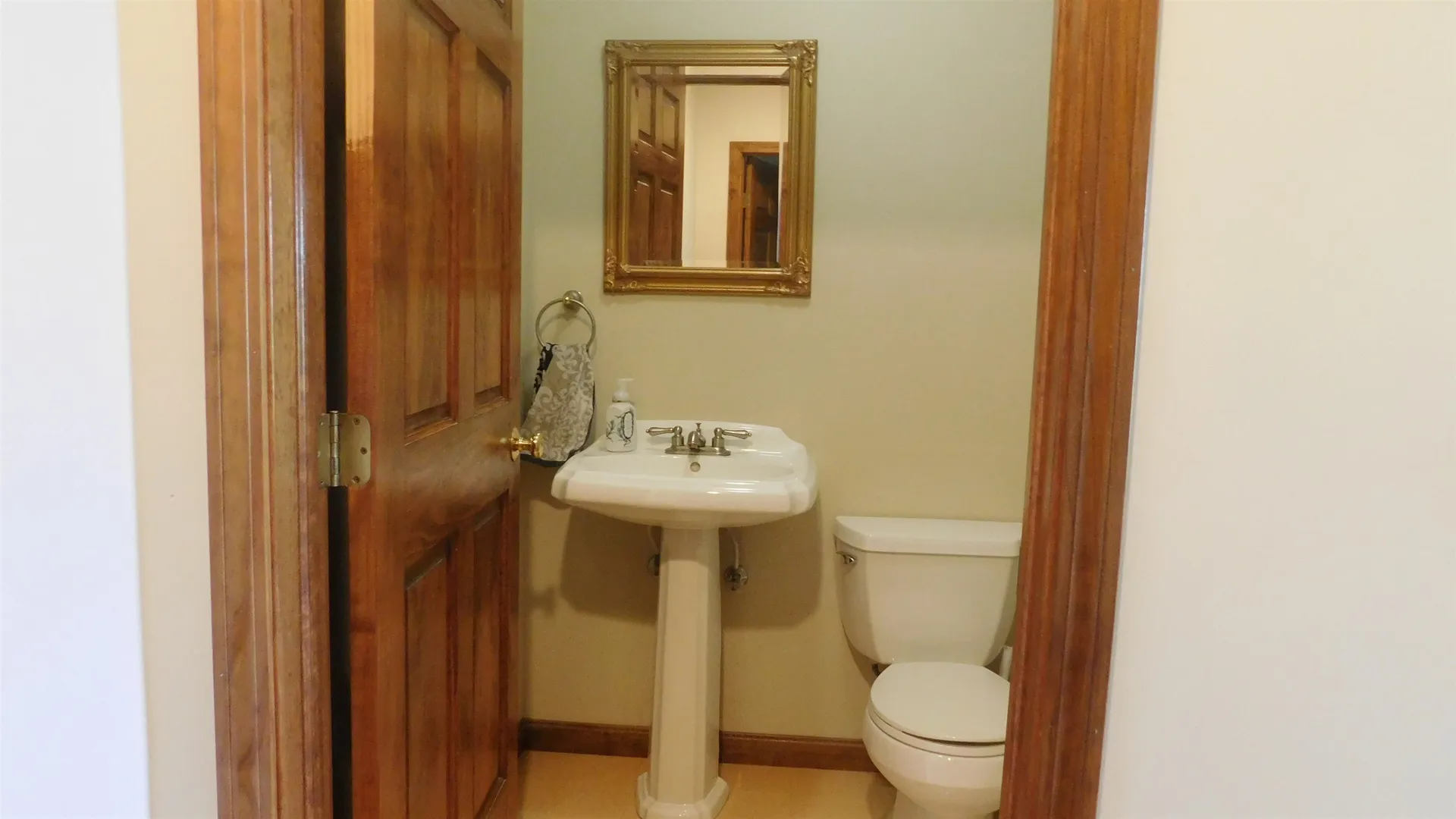 475 Vermont Route 22a Panton VT 05491