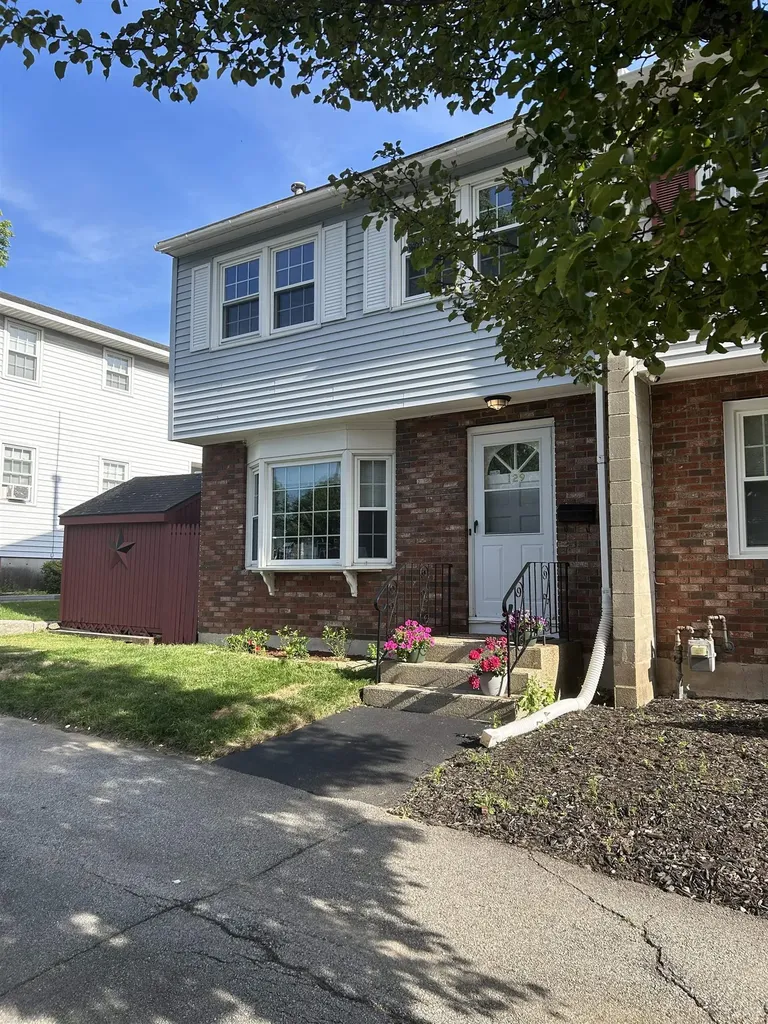 129 Laurel Street Manchester NH 03103