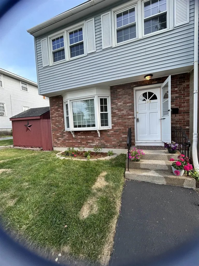 129 Laurel Street Manchester NH 03103