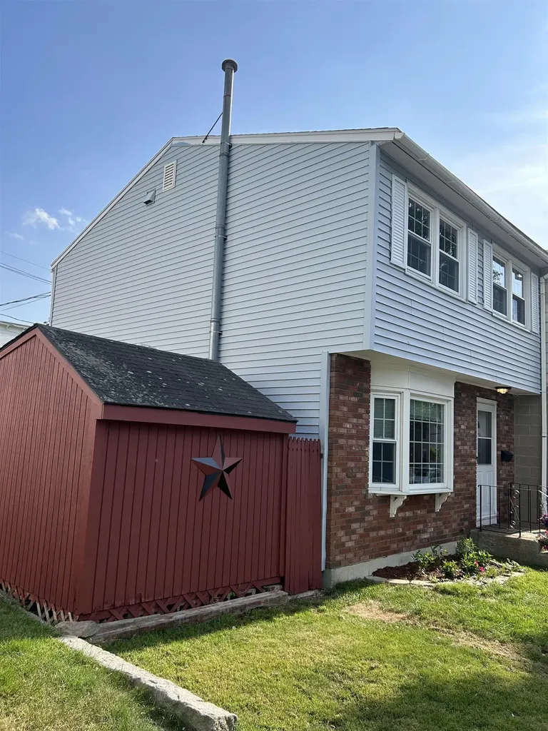 129 Laurel Street Manchester NH 03103