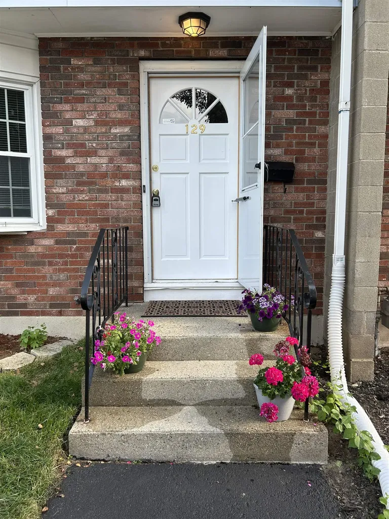129 Laurel Street Manchester NH 03103