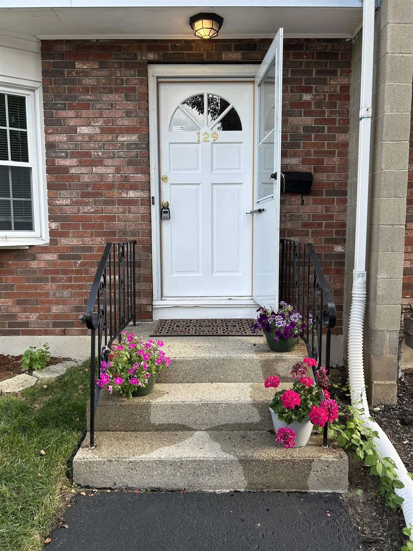 129 Laurel Street Manchester NH 03103