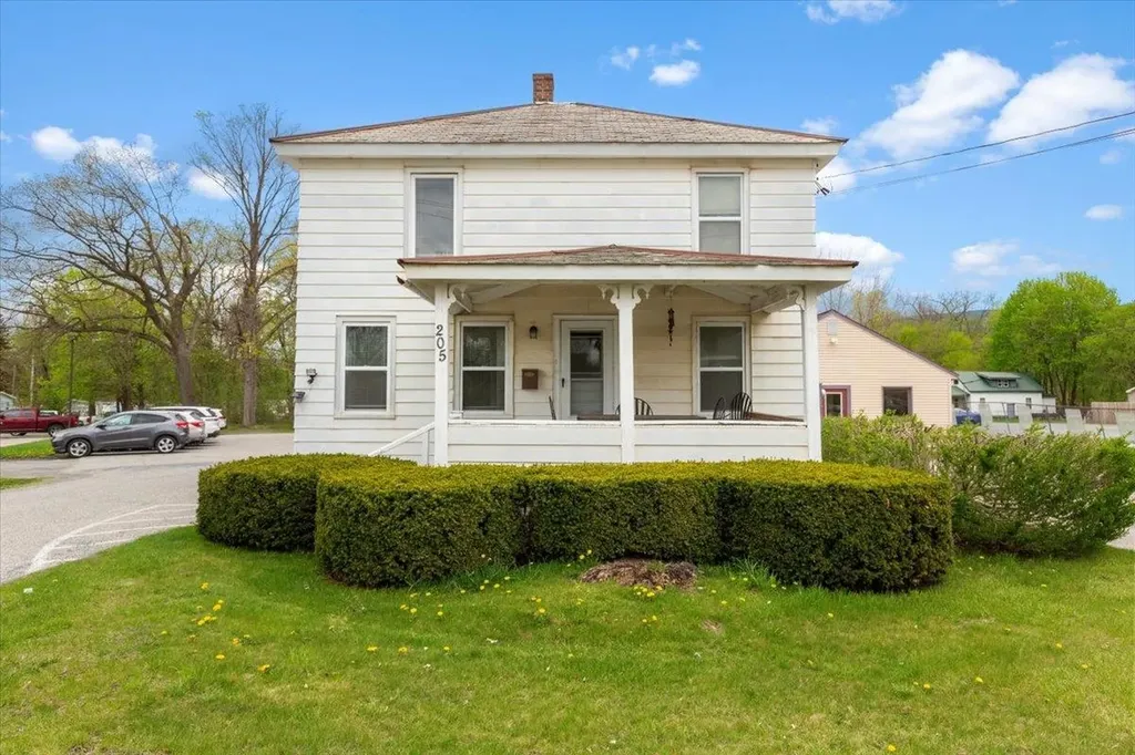 203-205 Northside Drive Bennington VT 05201