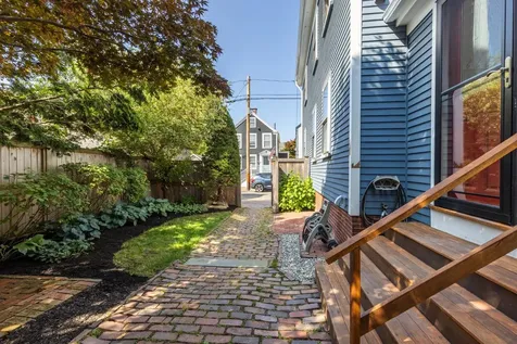 74 Gates Street Portsmouth NH 03801