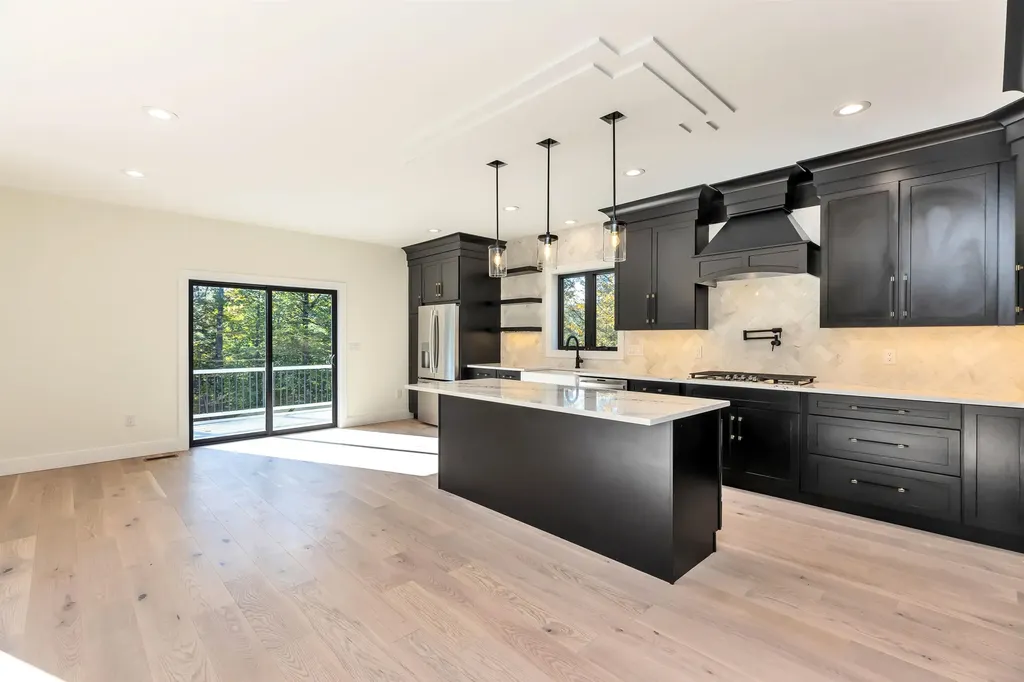 17-4-28 Boiling Kettle Way Bedford NH 03110