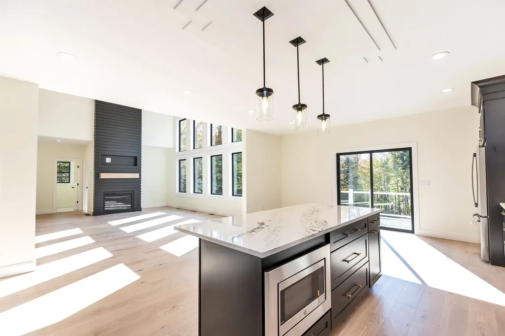 17-4-28 Boiling Kettle Way Bedford NH 03110