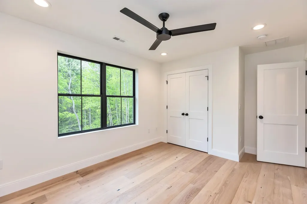 17-4-28 Boiling Kettle Way Bedford NH 03110