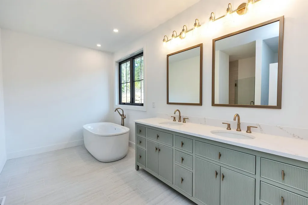 17-4-28 Boiling Kettle Way Bedford NH 03110