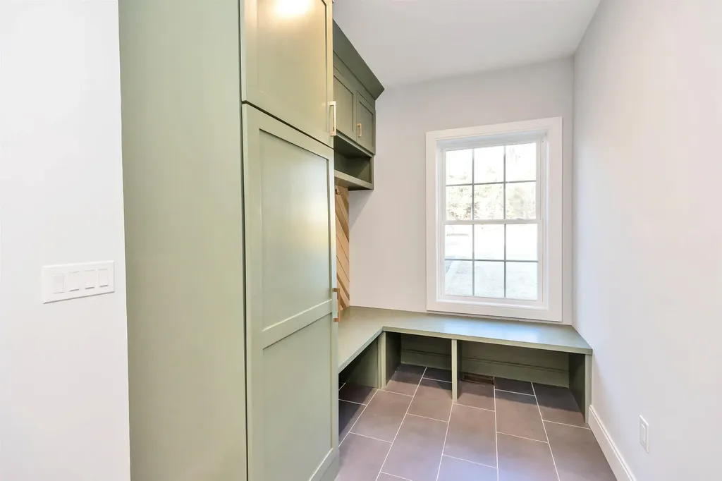 17-4-28 Boiling Kettle Way Bedford NH 03110