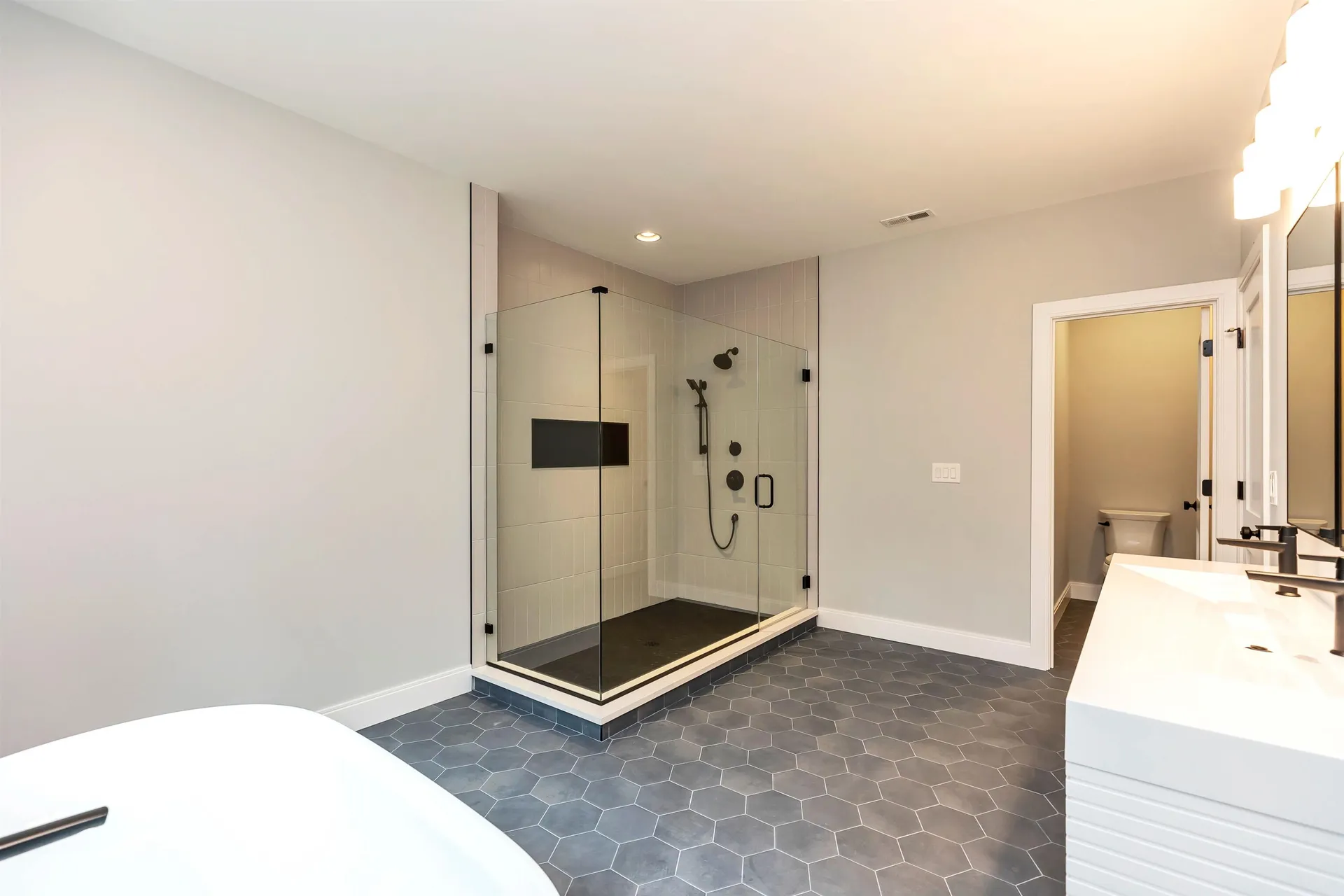 17-4-28 Boiling Kettle Way Bedford NH 03110