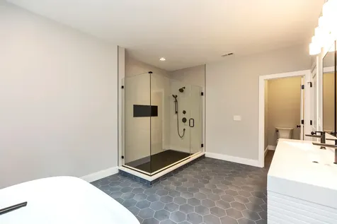 17-4-28 Boiling Kettle Way Bedford NH 03110