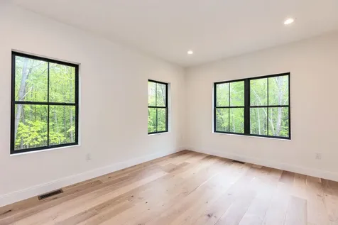 17-4-28 Boiling Kettle Way Bedford NH 03110