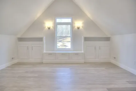 17-4-28 Boiling Kettle Way Bedford NH 03110