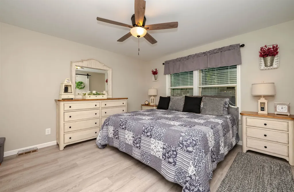 27 Murray Drive Rochester NH 03868