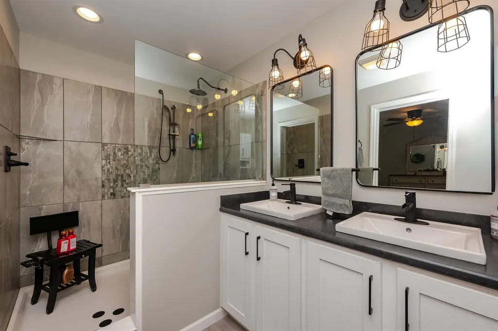27 Murray Drive Rochester NH 03868