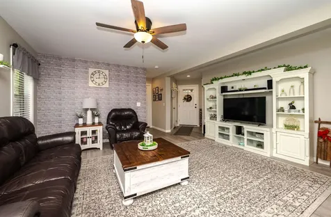 27 Murray Drive Rochester NH 03868