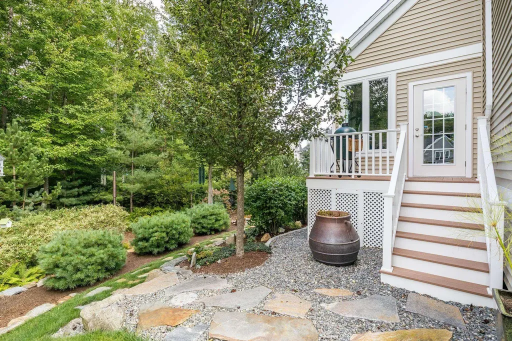 30 Honeycomb Way Newmarket NH 03857