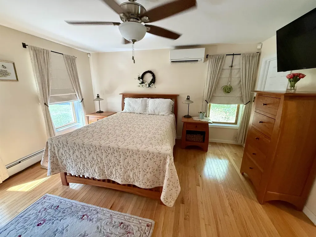 29 Beacon Street Londonderry NH 03053