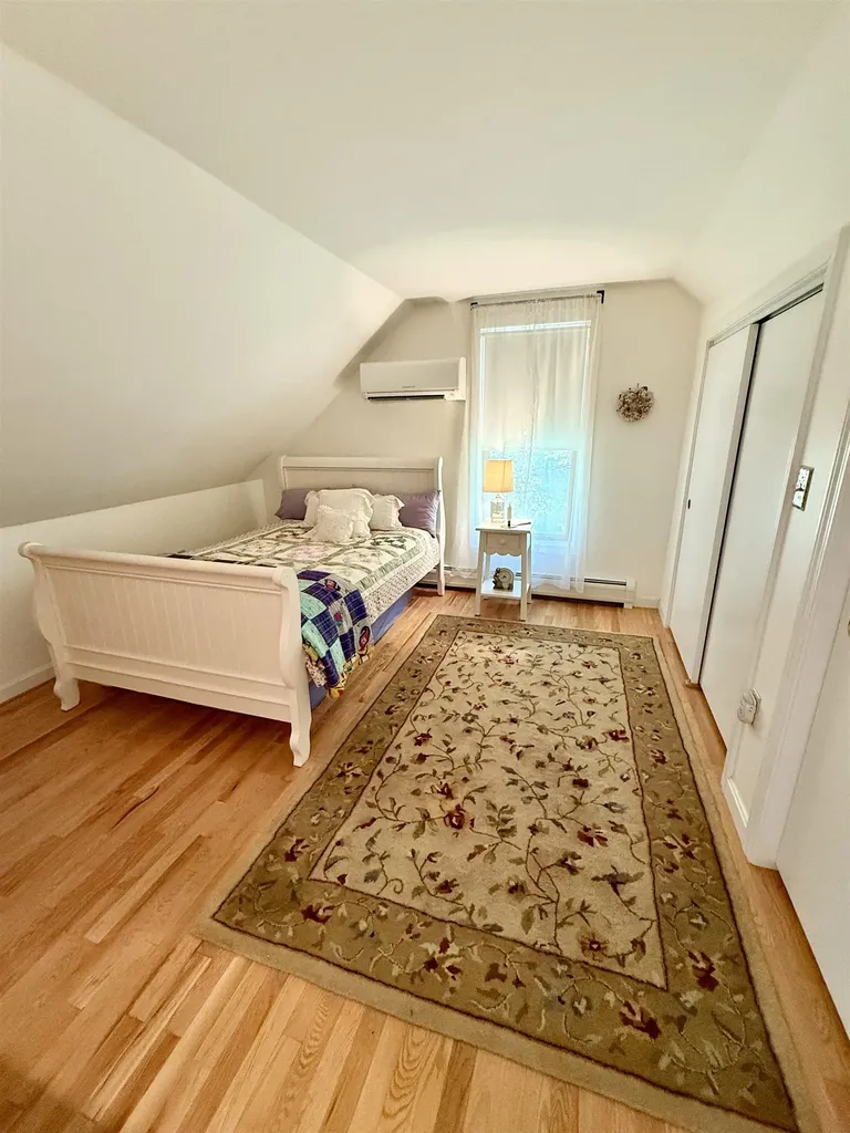 29 Beacon Street Londonderry NH 03053