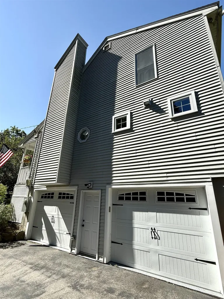 29 Beacon Street Londonderry NH 03053