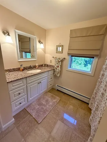 29 Beacon Street Londonderry NH 03053