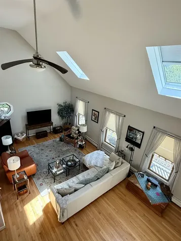 29 Beacon Street Londonderry NH 03053