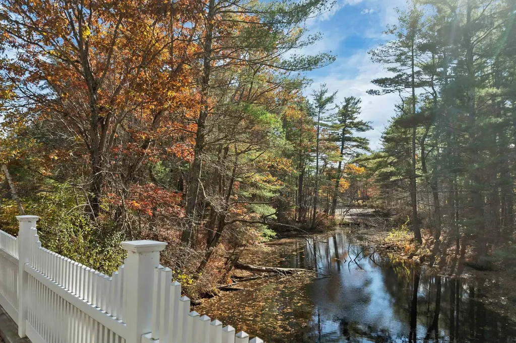 7 Evergreen Way Windham NH 03087