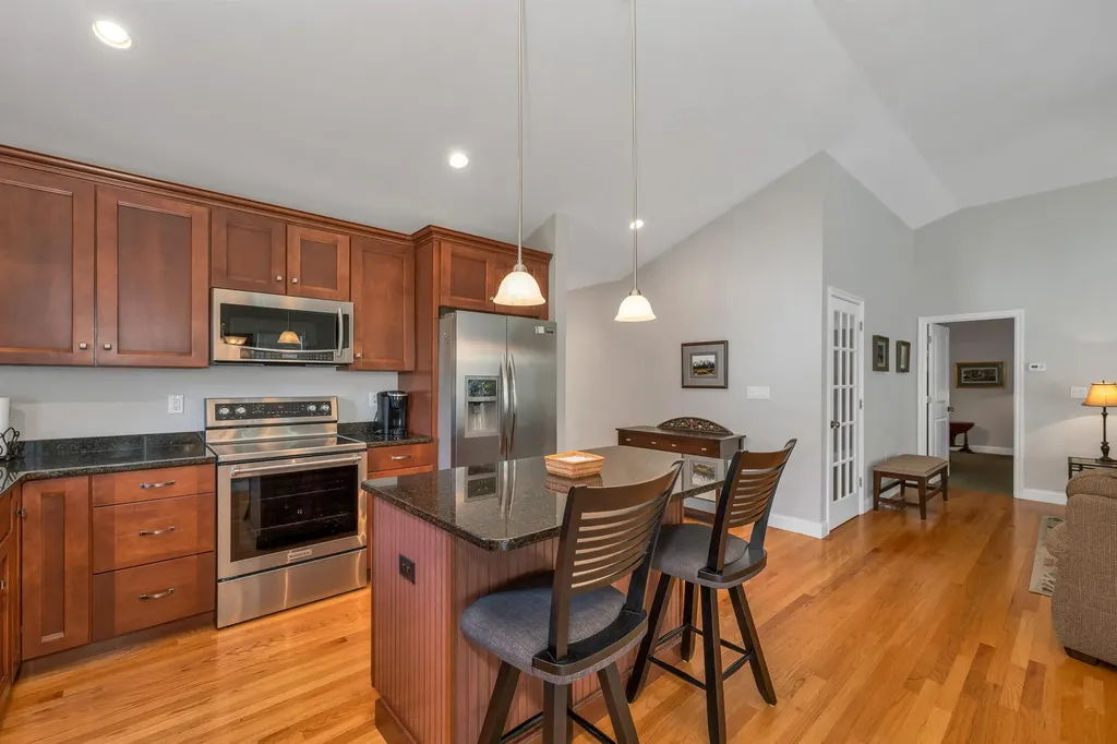 7 Evergreen Way Windham NH 03087