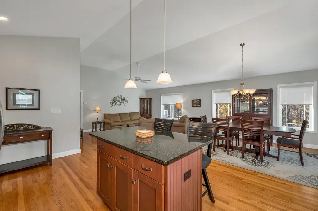 7 Evergreen Way Windham NH 03087