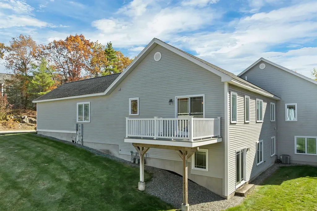 7 Evergreen Way Windham NH 03087