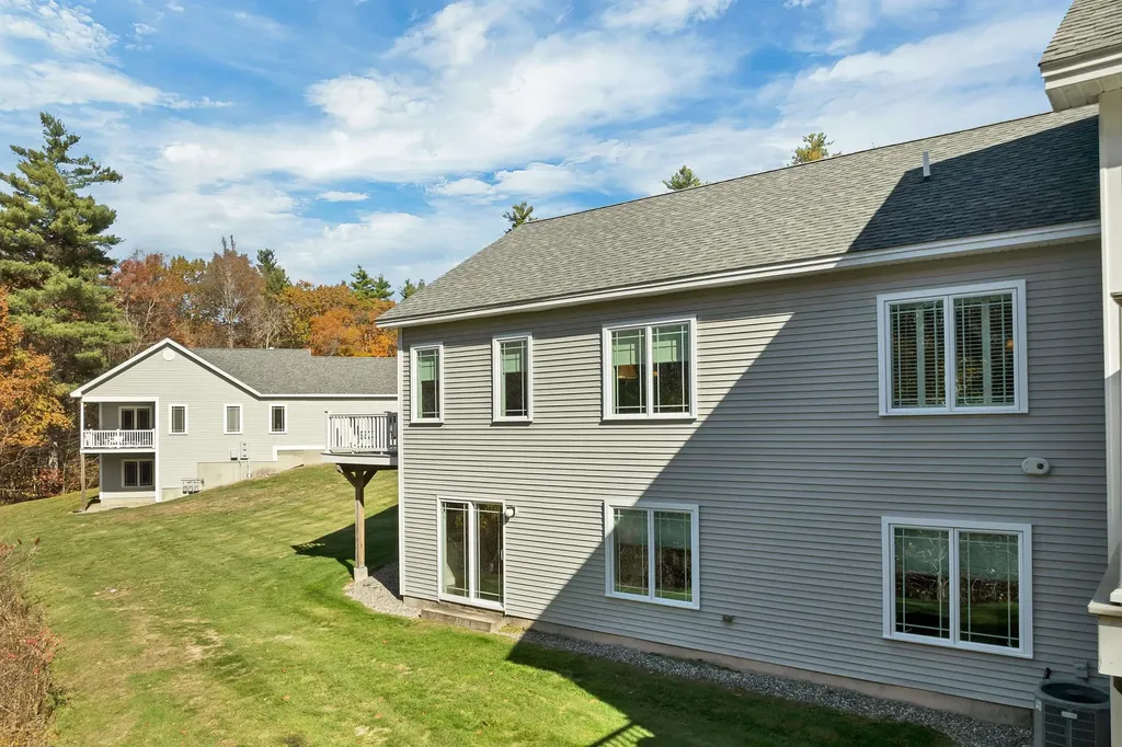 7 Evergreen Way Windham NH 03087