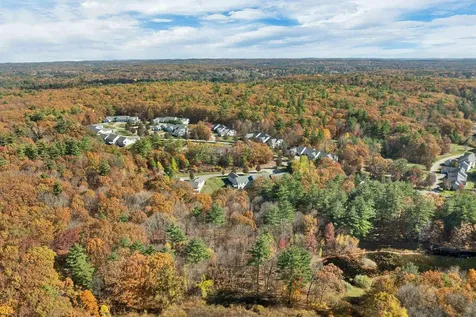 7 Evergreen Way Windham NH 03087