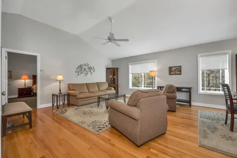 7 Evergreen Way Windham NH 03087