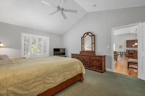 7 Evergreen Way Windham NH 03087