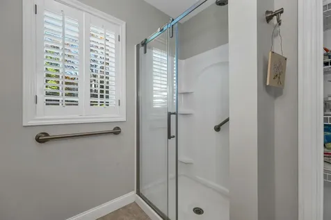 7 Evergreen Way Windham NH 03087