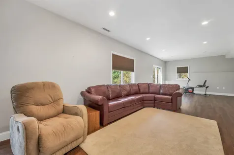 7 Evergreen Way Windham NH 03087