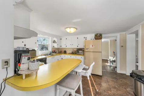 151 Us Highway 202 Bennington NH 03442-4118